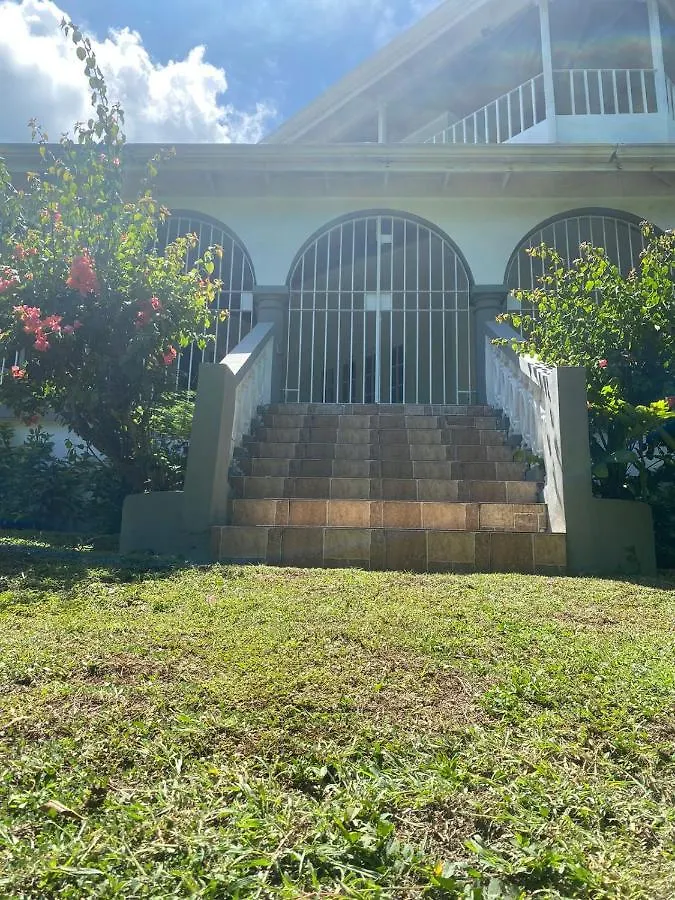 Lachemar Guest House Ocho Rios