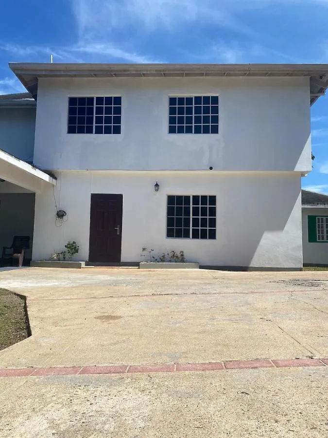 Lachemar Guest House Ocho Rios
