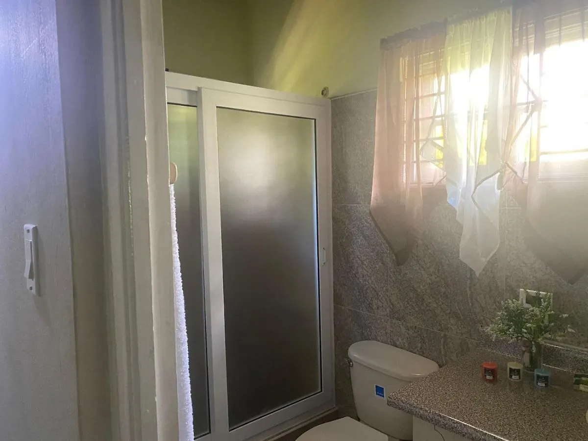 Lachemar Guest House Ocho Rios 0*,
